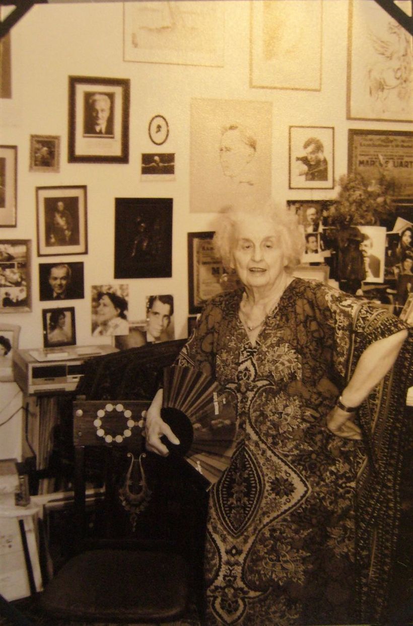 Zdenka Podhajská ve svém vídeňském bytě. Zdroj: Soukromý archiv Tomáše Nebeského.